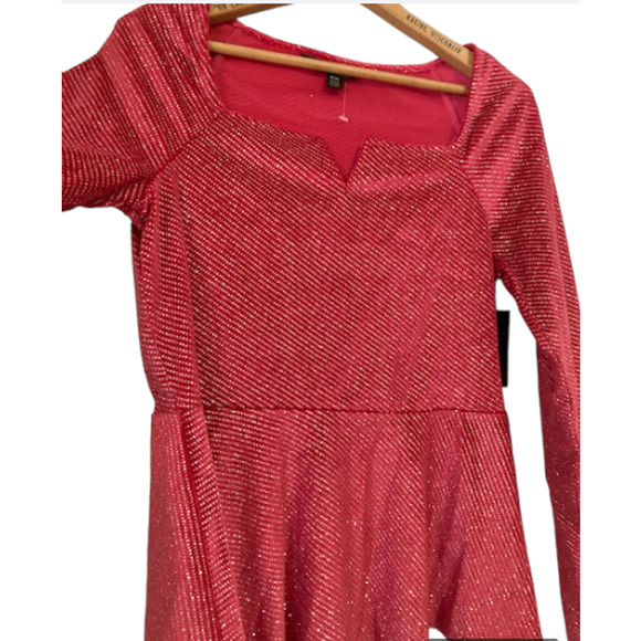 New!! - Women's RED Metallic Velvet Peplum Blouse - Size M - Picture 5 of 9